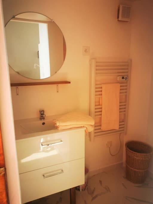Appartement Avec Terrasse Saint-Martin-de-Brômes Buitenkant foto